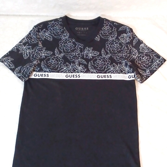 Guess Other - 🔥Men's T-Shirt by Guess Size Small